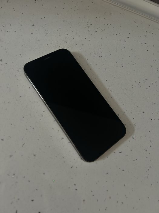 Iphone 12 pro подщи чисто нов