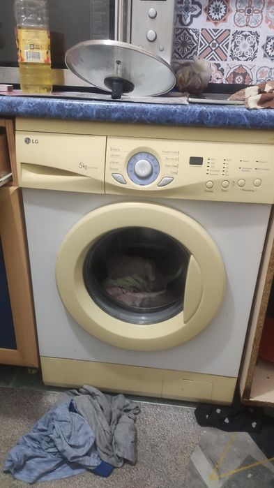 Продаю стиральную машину