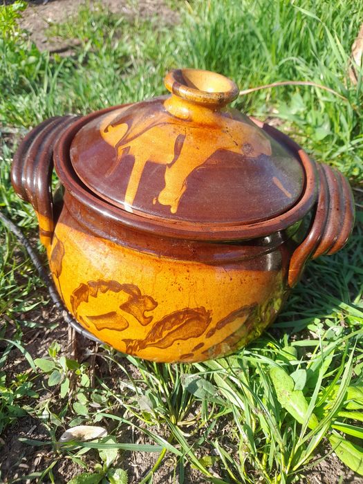 Продавам глинен гювеч цена 50 лв