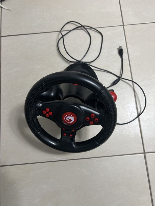 Volan și pedale de curse de la scorpion