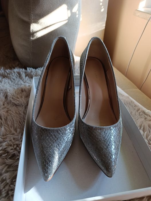 Официални сребърни обувки