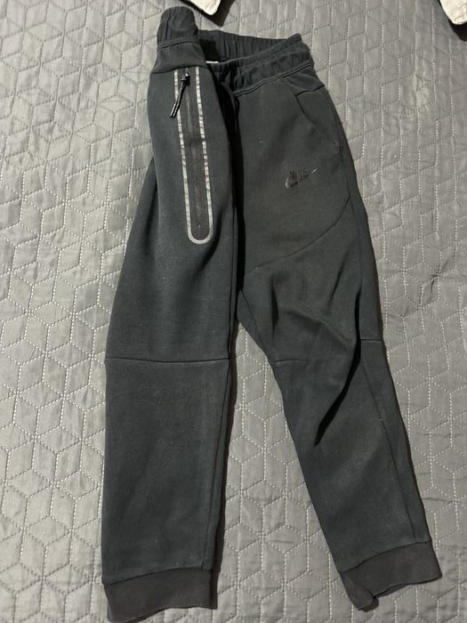 Nike tech fleece triple black