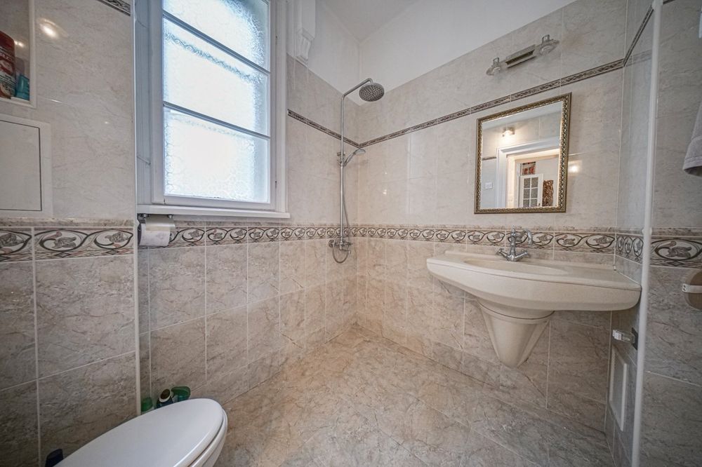 Продава се Тристаен апартамент в София, Център - 110 кв.м за 2759 €/кв.м - Снимка #11