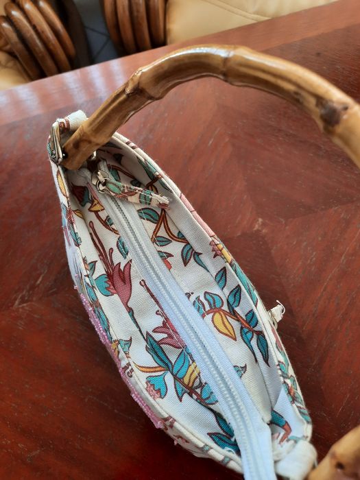 Minunată geanta de vara cu mâner de lemn