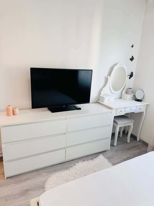 Inchiriez Apartament 2 comere decomandat