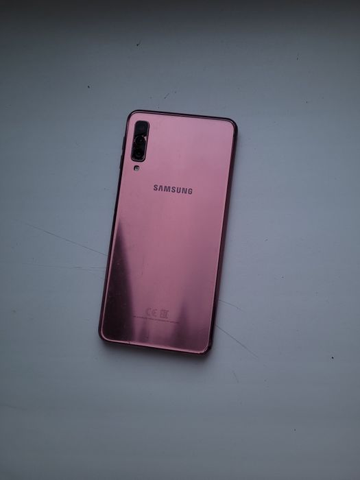 Samsung  A7.  25000