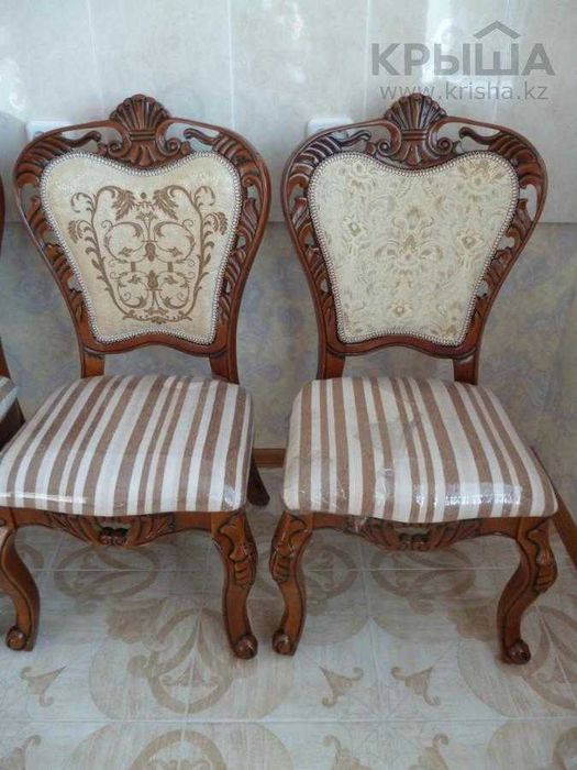 Продается деревянный стол