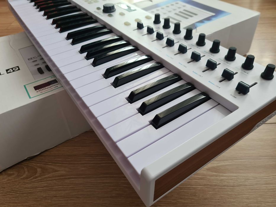 Arturia KeyLab Essential 49 mk3 Миди клавиатура