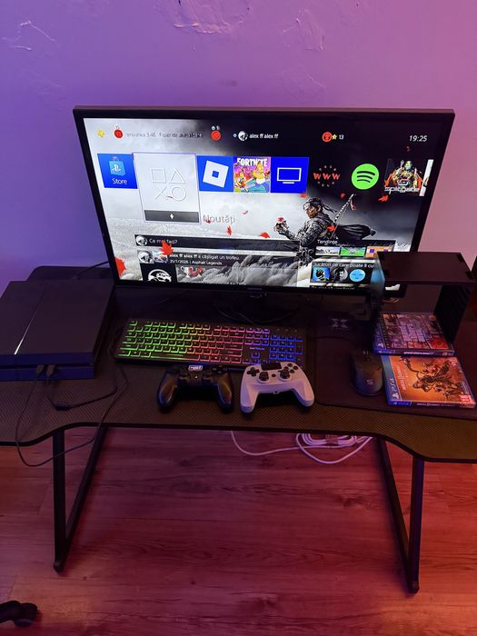 Vând PS4 1TB  cu accesorii