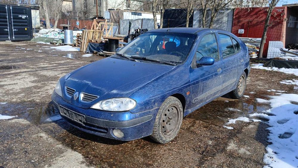 Dezmembrez Renault Megane 1 - 1.6 Benzina DIN 2001 - K4M-A7