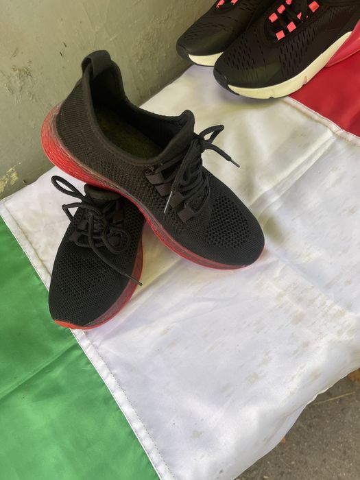 Pantofi sport eleganți și foarte ușori