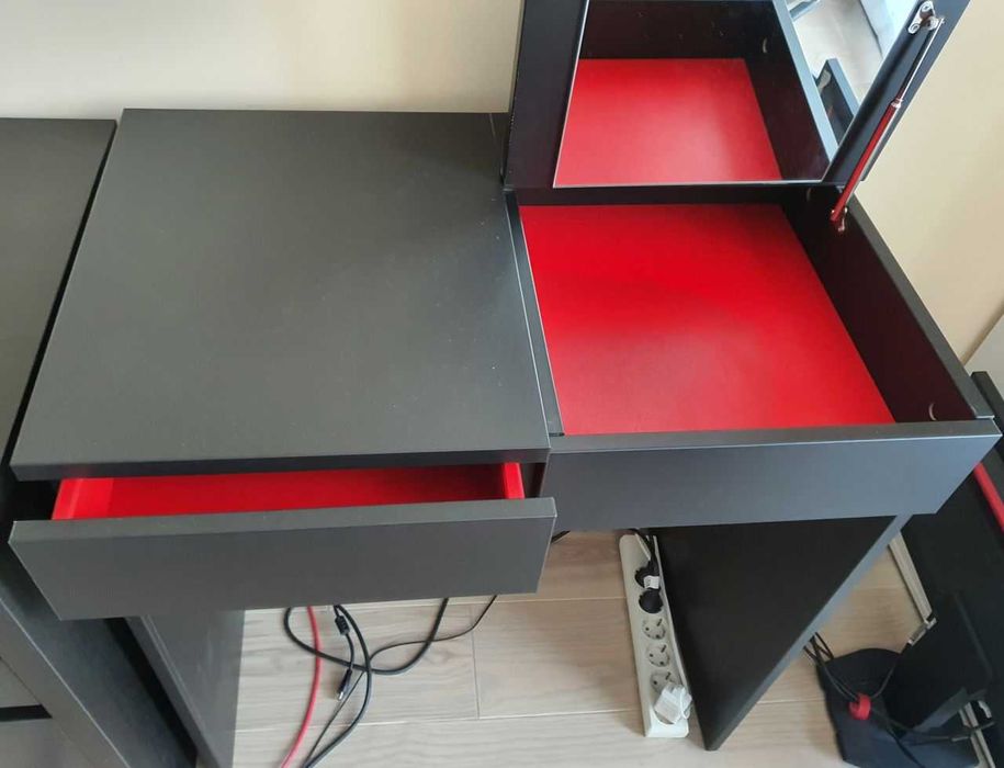 Masa de toaleta, birou mic, IKEA