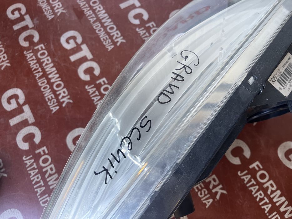 Фар Renault Scenik 2012-