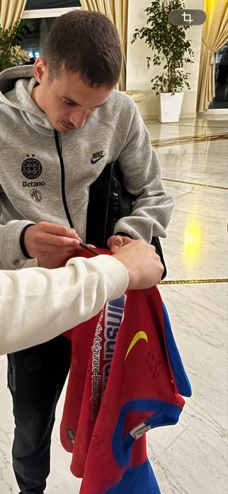 Tricou FCSB semnat