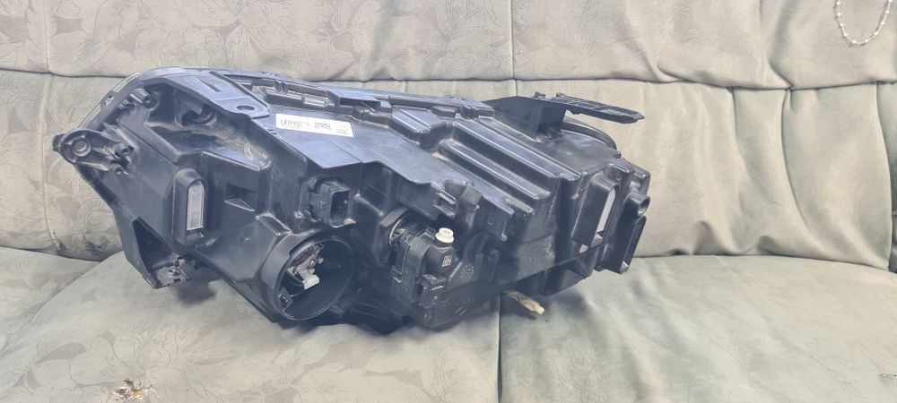 Far dreapta Dacia Duster II Facelift 2021-2024 cod 260101613R