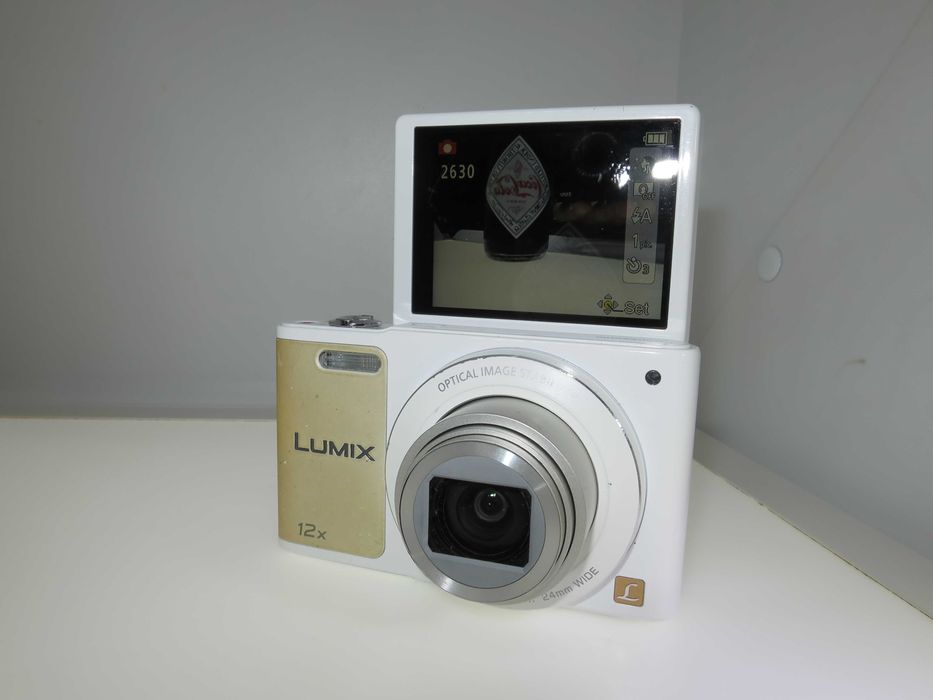 Panasonic Lumix SZ10 компактен фотоапарат с флип скрин цифрова камера
