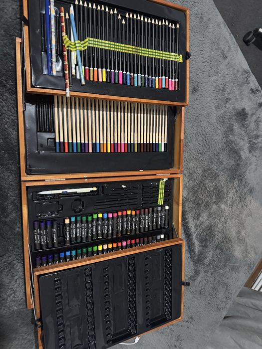 Vand teusa de desen , pictura si stand de pictura