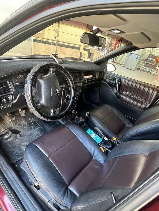 Opel mashinasi  sotiladi