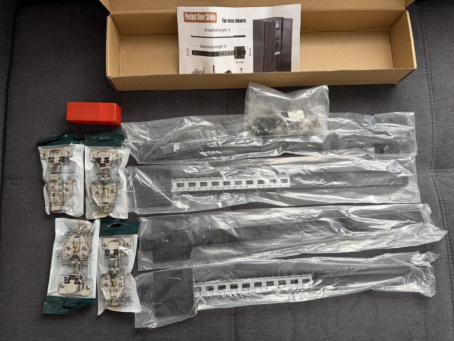 Set glisiere uși dulap