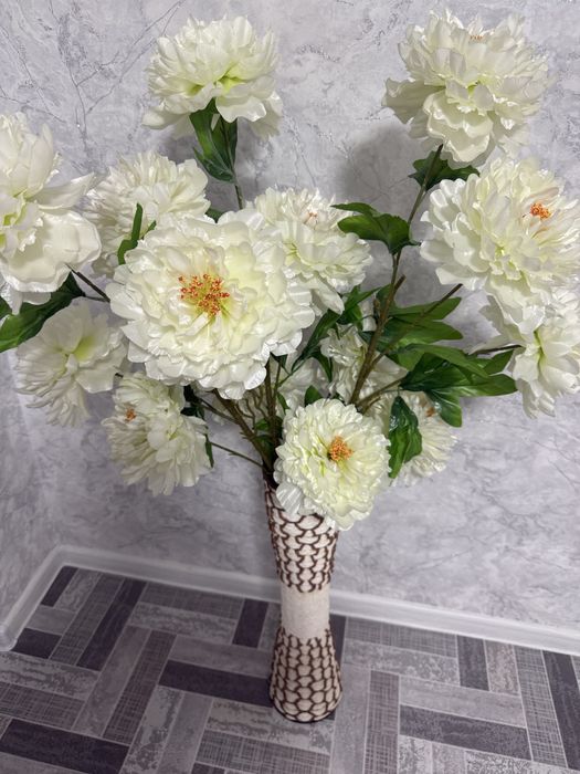 Продам искусственные белые пионы