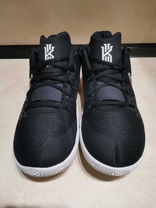 Nike Kyrie Flytrap IIBlack White.