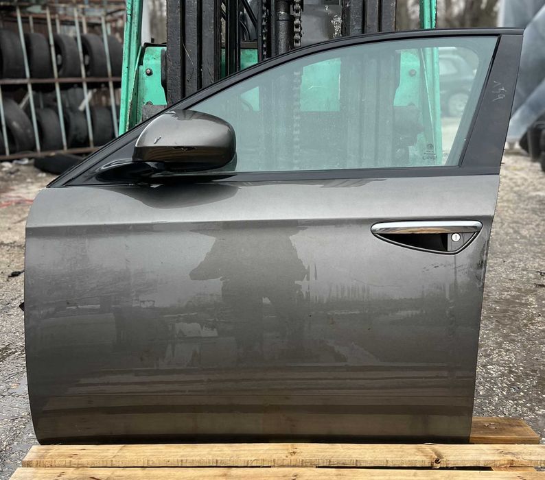Предна врата за Alfa Romeo 159 / Алфа Ромео 159 2006г