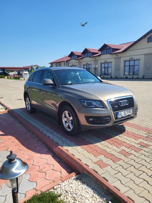 Vând Audi Q5 an 2009