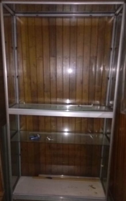 Продам Стеклянный Шкаф