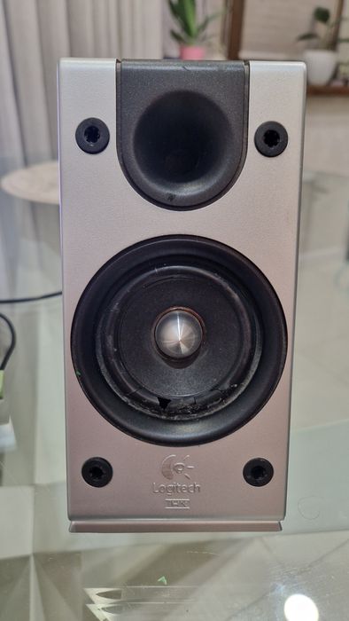 Компьютерные колонки Logitech Z-2300