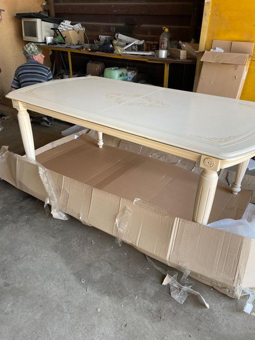 Продам VIP стол новый