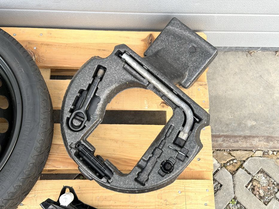 Комплект резервна гума патерица AUDI A6 A7 C7 4G