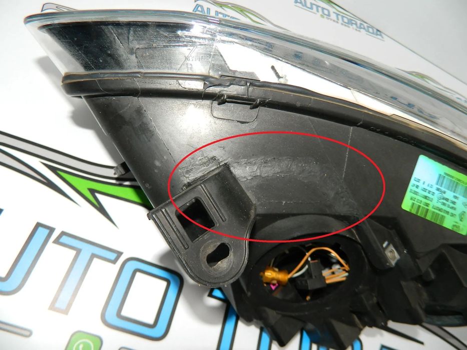 Far dreapta  RENAULT FLUENCE an 2013 2014 2015 cod 260101331R