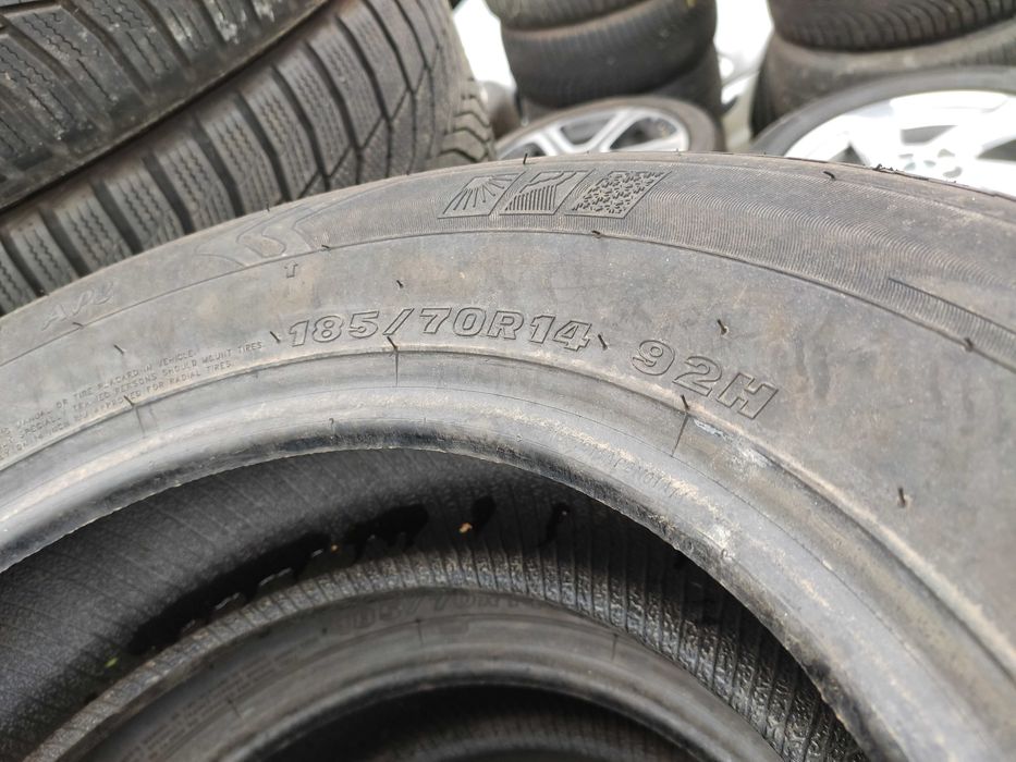 2бр Като нови всесезонни гуми 185 70 14 - Maxxis