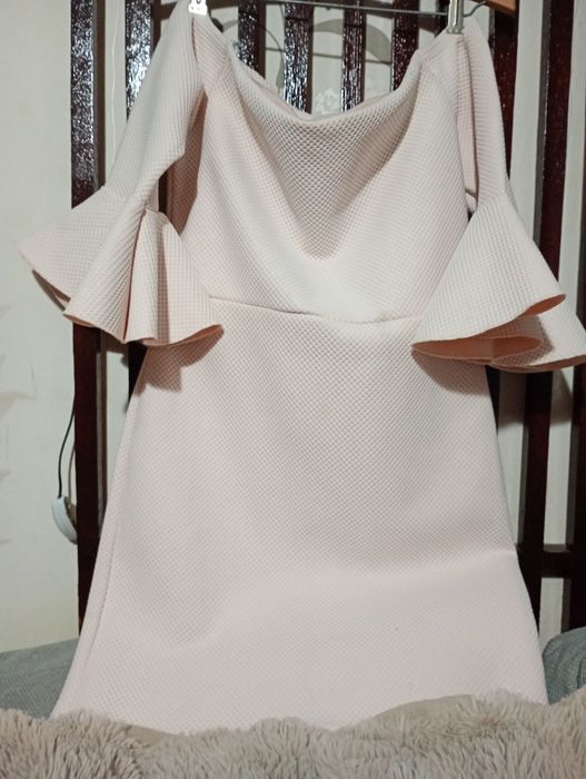 Rochie eleganta mărimea M, material plin