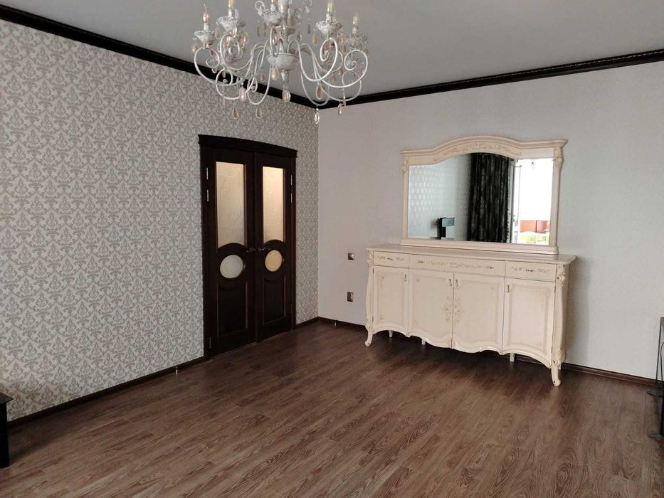 Продам 2х комнатную квартиру с паркингом в районе Тойота Центра.