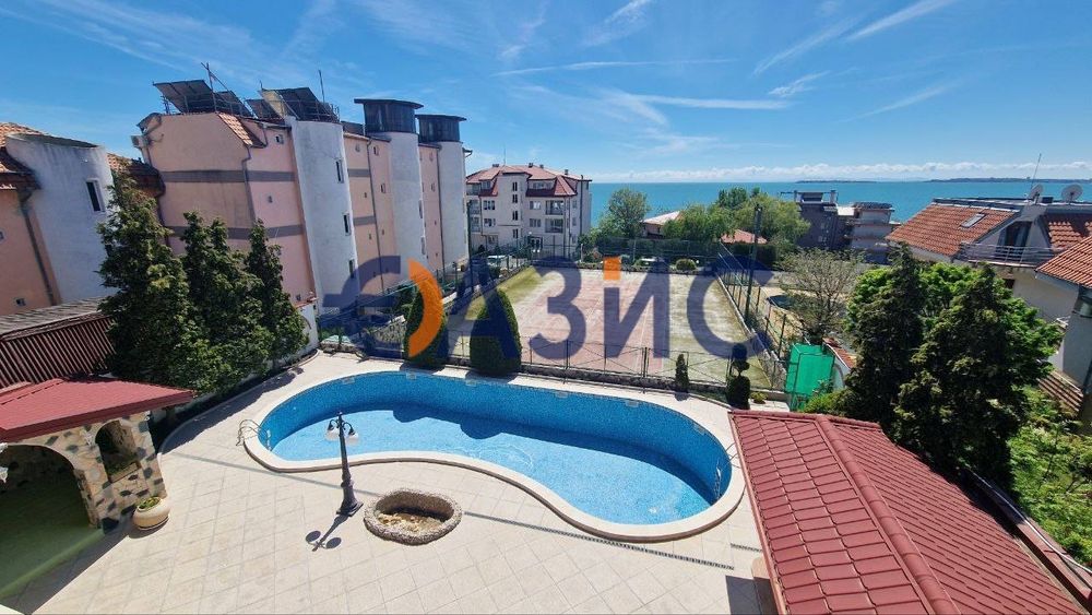 Продава се Къща в Свети Влас - 500 кв.м за 2020 €/кв.м - Снимка #1