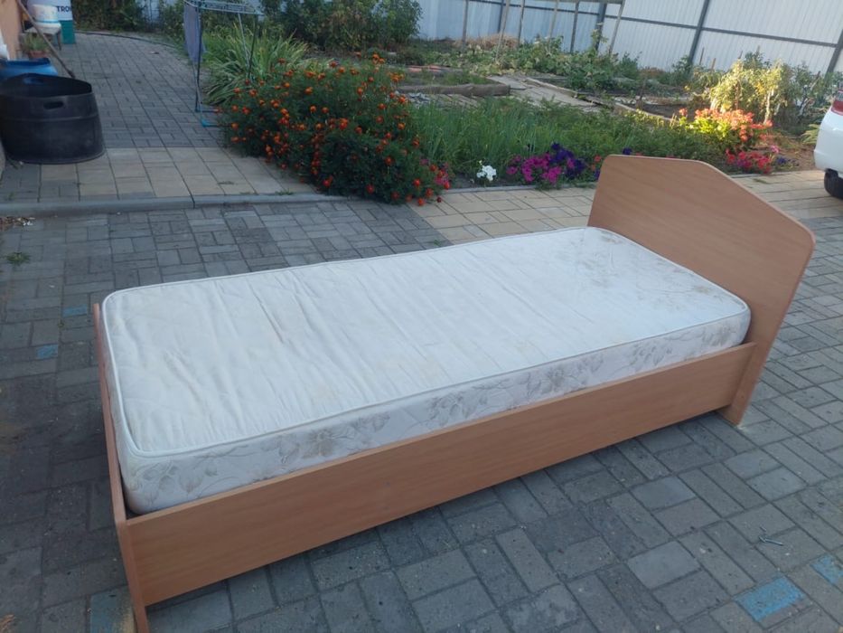 Продам кровать однаснальная