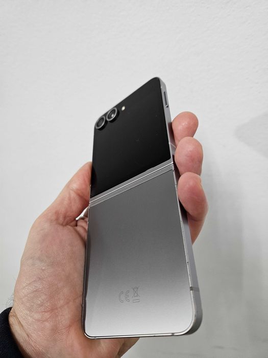 Samsung Galaxy Z flip 6 256 Gb impecabil