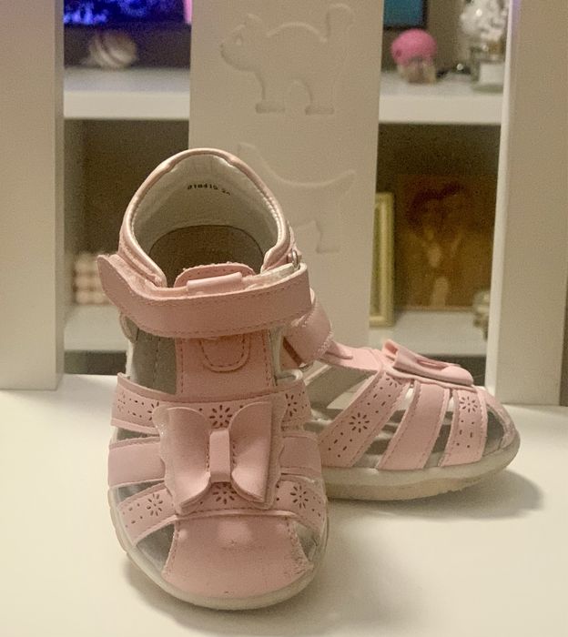 Бебешки сандали за момиче