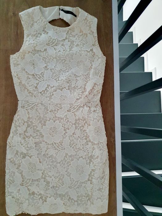 Vând rochii  mărimea M