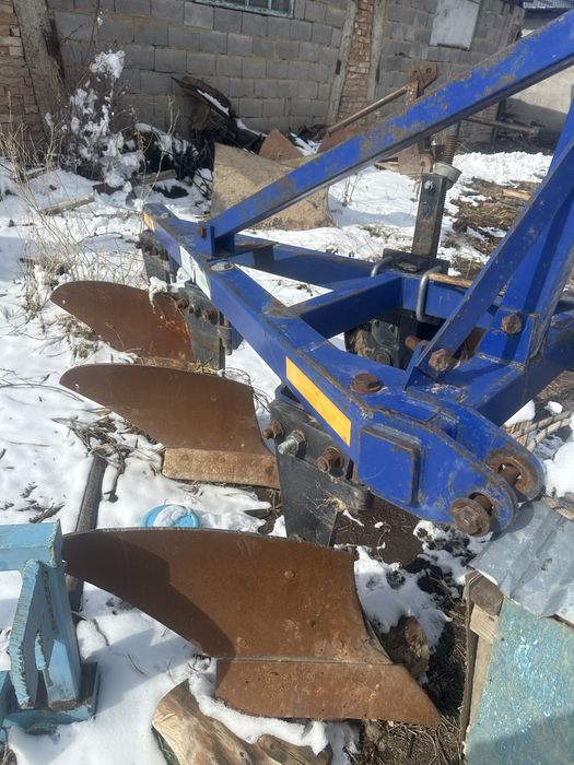 Продам плуг 3х корпусный