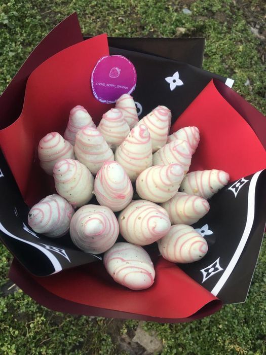 Клубника в шоколаде, букеты, боксшы, подарки, цветы