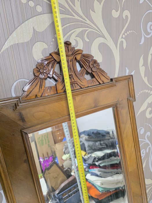 Oglindă din cristal cu rama din lemn