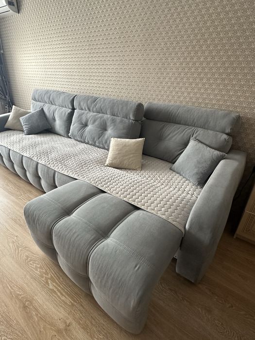 Мягкий уголок, диван.