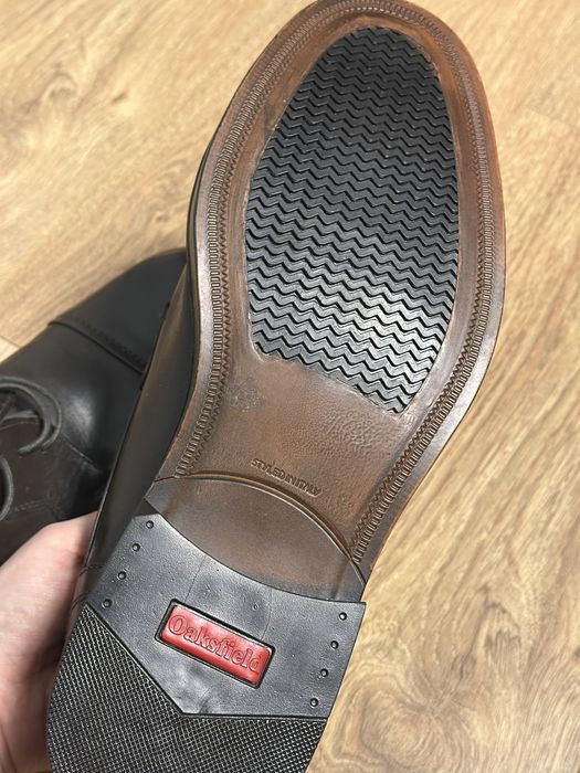 Продаю мужскую кожаную обувь