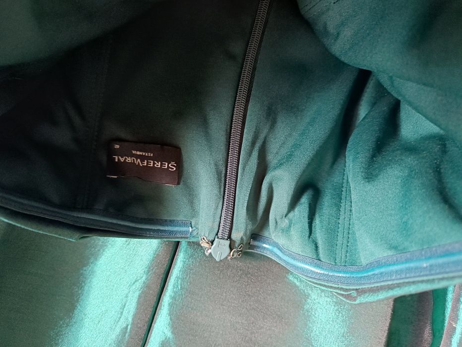 Уникална официална рокля за поводи. Размер М-Л,