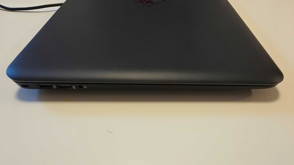 Laptop gaming HP OMEN 15-ax202nq i7-7700HQ GTX 1050 Ti 4GB, 16GB RAM, SSD 128GB + HDD 1TB, baterie noua, Windows 11, FHD IPS, tastatura iluminata