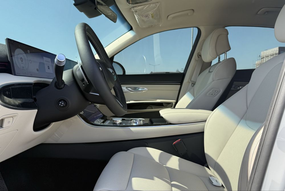 Genesis GV70 2026 / 2.5л AWD  NEW