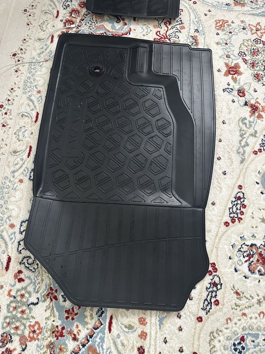 Прадою Полик заводскои Хавал м6