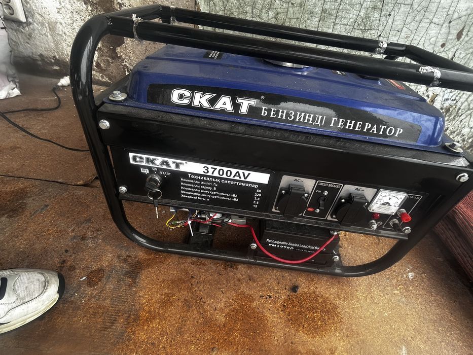 Продам генератор 3700 v